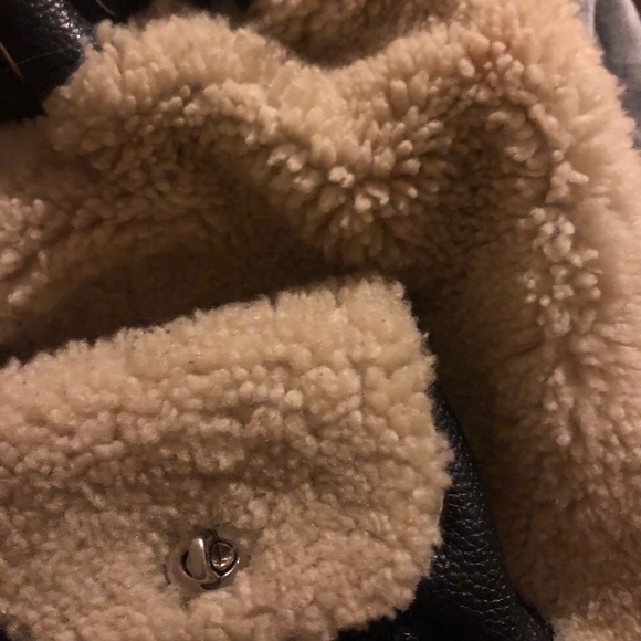 Shearling coach ( drawstring/mini backpack ) - Picture 3 of 8